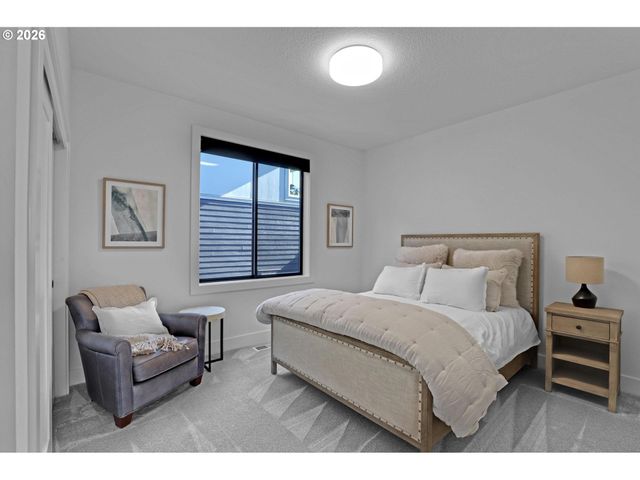 4780 Sw PENDLETON St, Portland, OR 97221