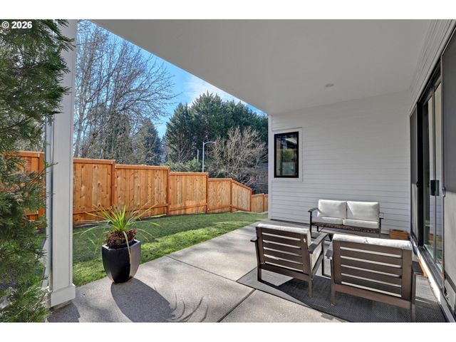 4780 Sw PENDLETON St, Portland, OR 97221