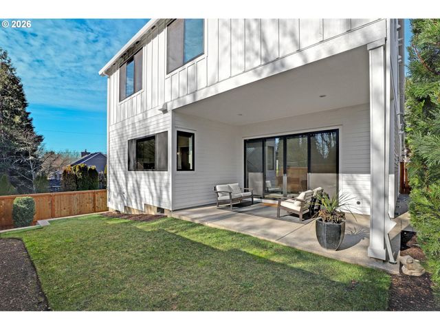 4780 Sw PENDLETON St, Portland, OR 97221