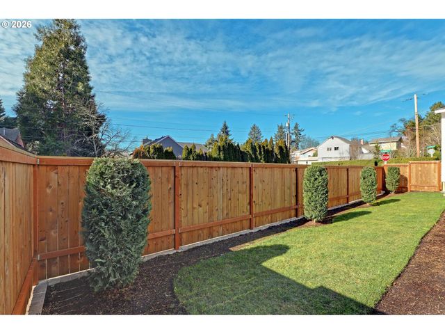 4780 Sw PENDLETON St, Portland, OR 97221
