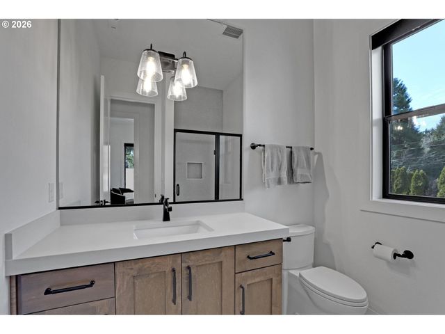 4780 Sw PENDLETON St, Portland, OR 97221