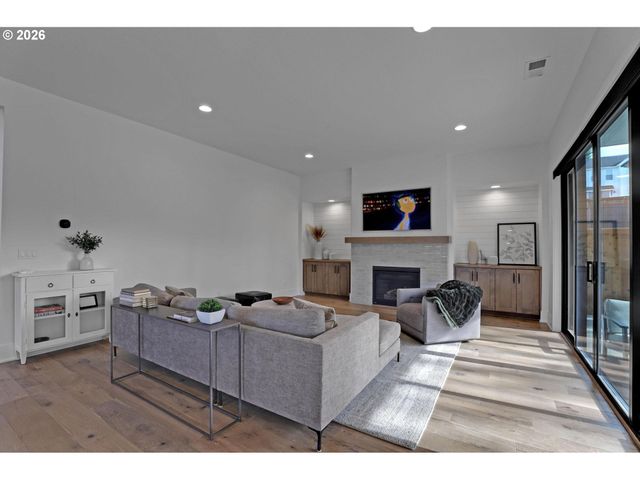 4780 Sw PENDLETON St, Portland, OR 97221