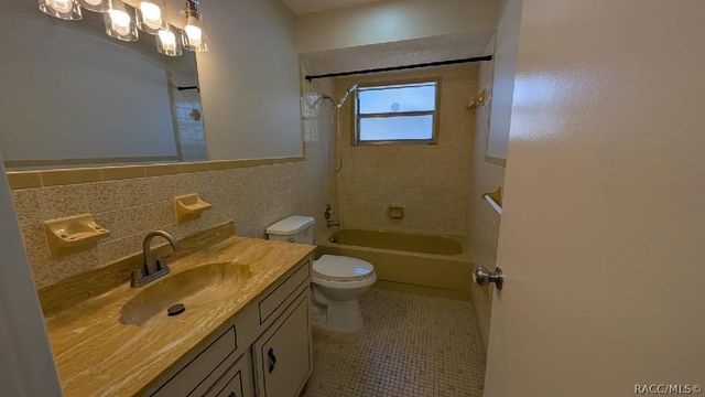 1234 NE 2nd Street, Crystal River, FL 34429