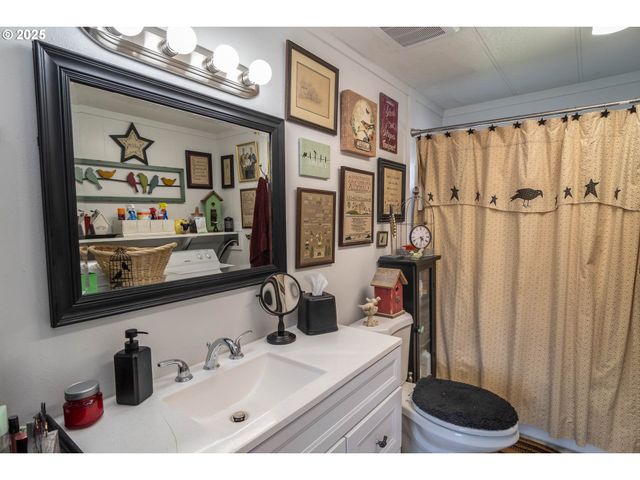 201 Ne Peggy Ave 7, Roseburg, OR 97470