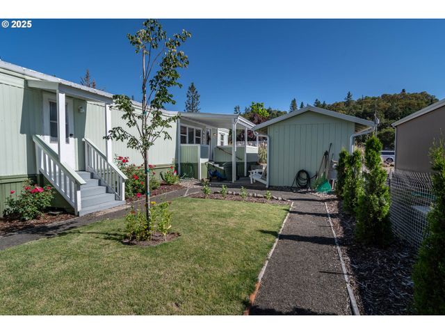 201 Ne Peggy Ave 7, Roseburg, OR 97470
