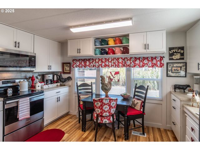 201 Ne Peggy Ave 7, Roseburg, OR 97470
