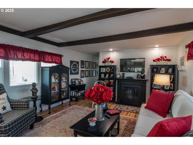 201 Ne Peggy Ave 7, Roseburg, OR 97470