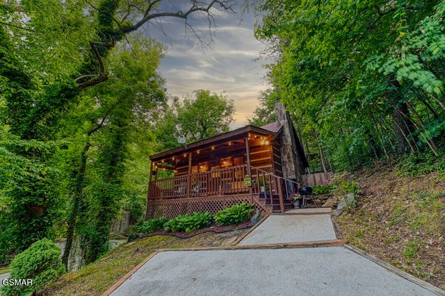 201 Tsali Way, Sevierville, TN 37876