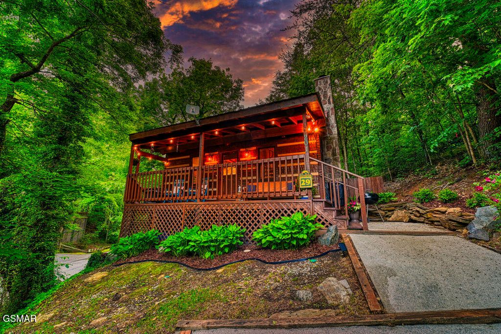 201 Tsali Way, Sevierville, TN 37876