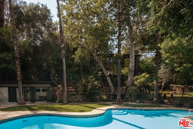 954 Hillside Terrace, Pasadena, CA 91105