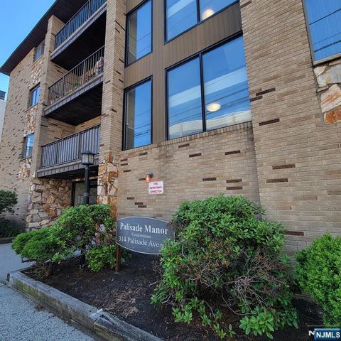 314 Palisade Avenue B4, Cliffside Park, NJ 07010