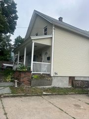 136 Hampden St, Springfield, MA 01151
