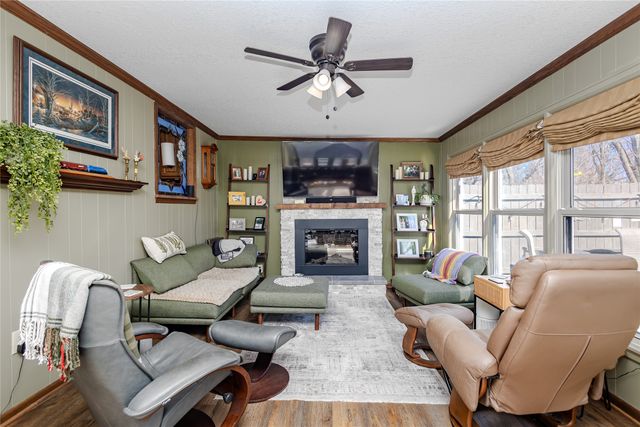 1717 45th Street, Des Moines, IA 50310