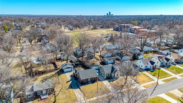 1717 45th Street, Des Moines, IA 50310