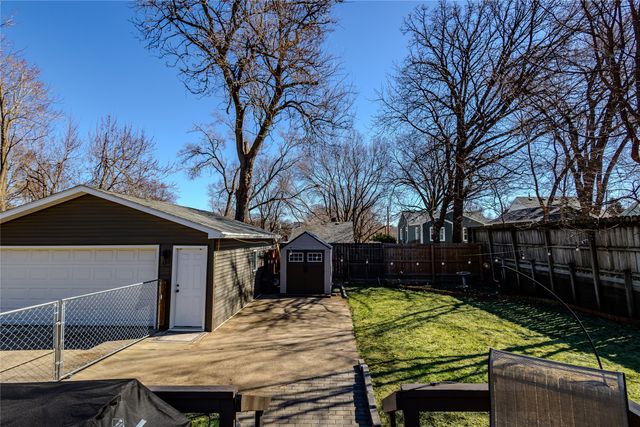 1717 45th Street, Des Moines, IA 50310