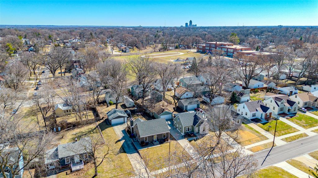 1717 45th Street, Des Moines, IA 50310