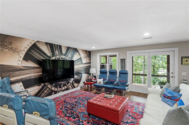111 Mohawk Lane, Westminster, SC 29693