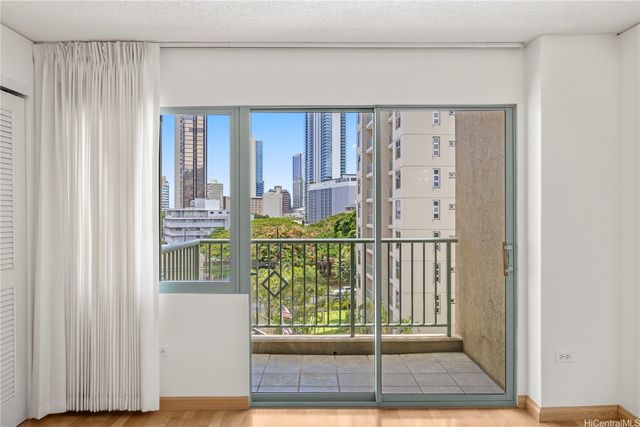1314 Kalakaua Avenue 410, Honolulu, HI 96826
