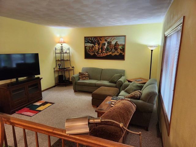 1021 Burnwyck Drive, Janesville, WI 53546