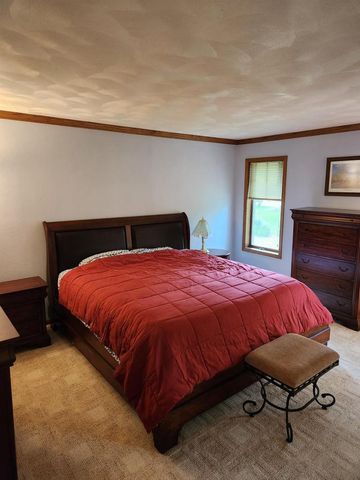 1021 Burnwyck Drive, Janesville, WI 53546