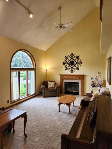 1021 Burnwyck Drive, Janesville, WI 53546