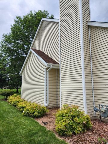 1021 Burnwyck Drive, Janesville, WI 53546