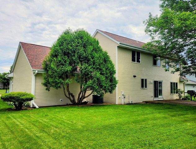 1021 Burnwyck Drive, Janesville, WI 53546