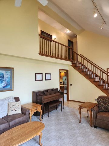 1021 Burnwyck Drive, Janesville, WI 53546