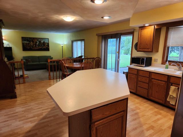 1021 Burnwyck Drive, Janesville, WI 53546