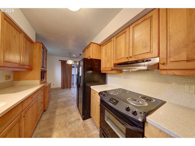 395 CUMBERLAND St, Astoria, OR 97103