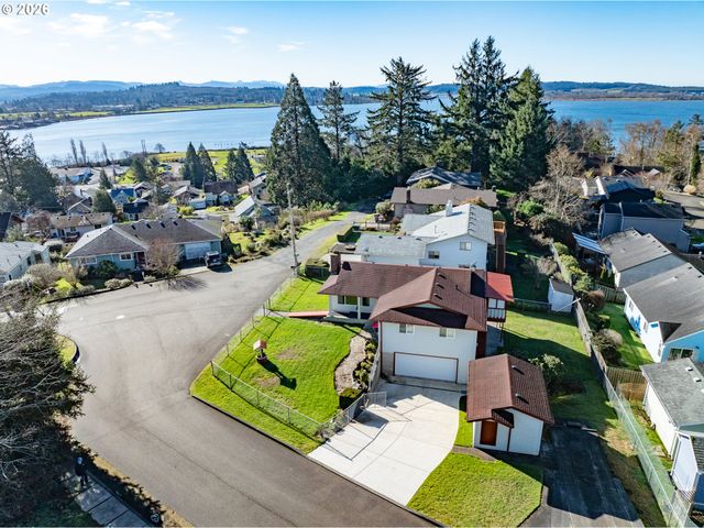 395 CUMBERLAND St, Astoria, OR 97103
