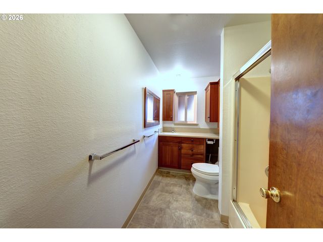 395 CUMBERLAND St, Astoria, OR 97103