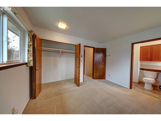 395 CUMBERLAND St, Astoria, OR 97103