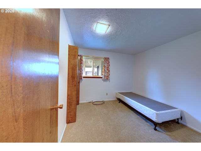 395 CUMBERLAND St, Astoria, OR 97103