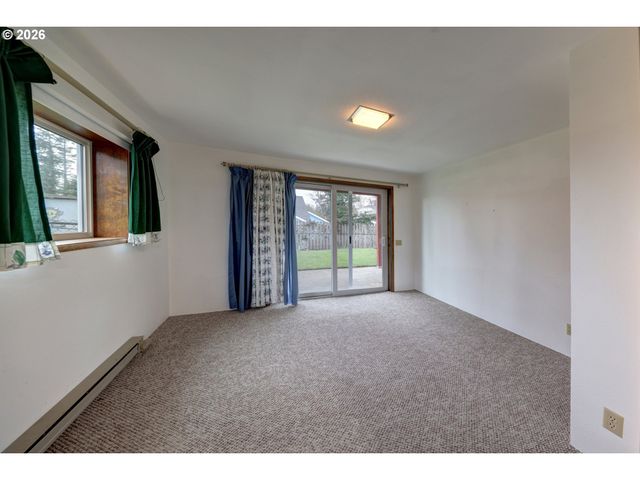 395 CUMBERLAND St, Astoria, OR 97103