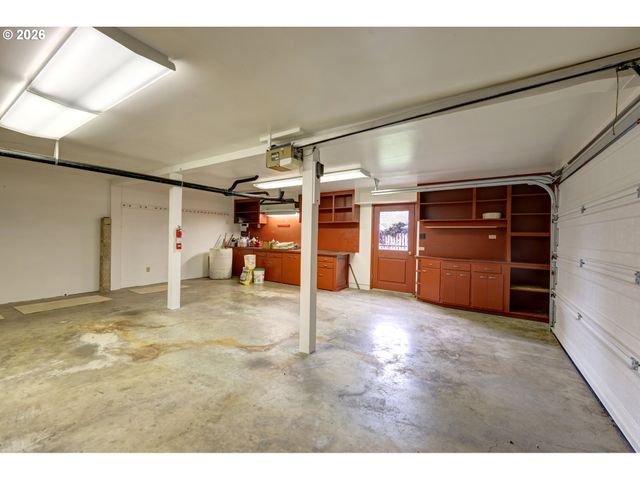 395 CUMBERLAND St, Astoria, OR 97103