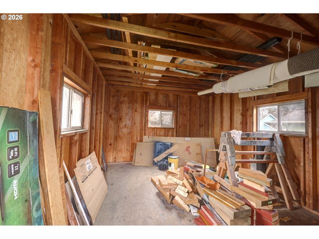 395 CUMBERLAND St, Astoria, OR 97103