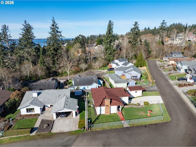 395 CUMBERLAND St, Astoria, OR 97103