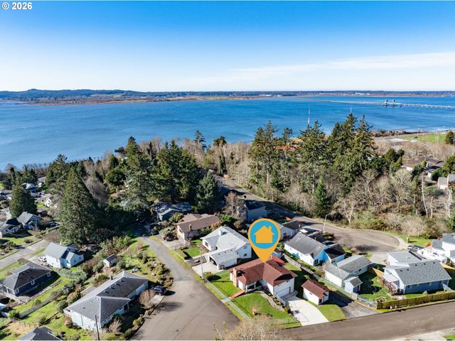 395 CUMBERLAND St, Astoria, OR 97103