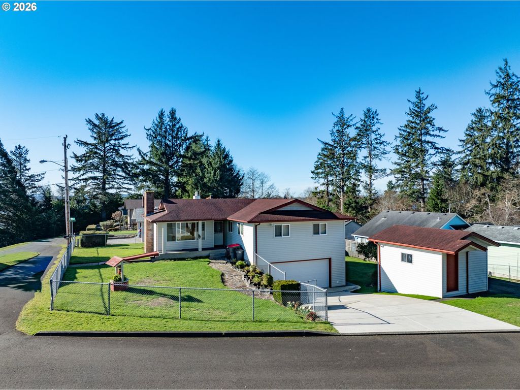 395 CUMBERLAND St, Astoria, OR 97103