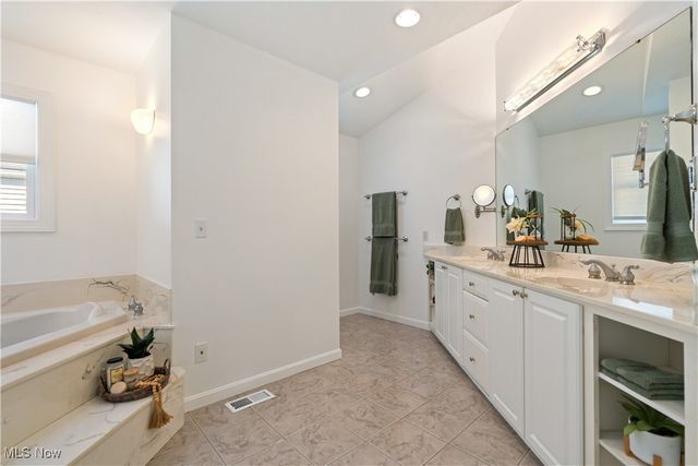 259 Oak Drive NW, North Canton, OH 44720