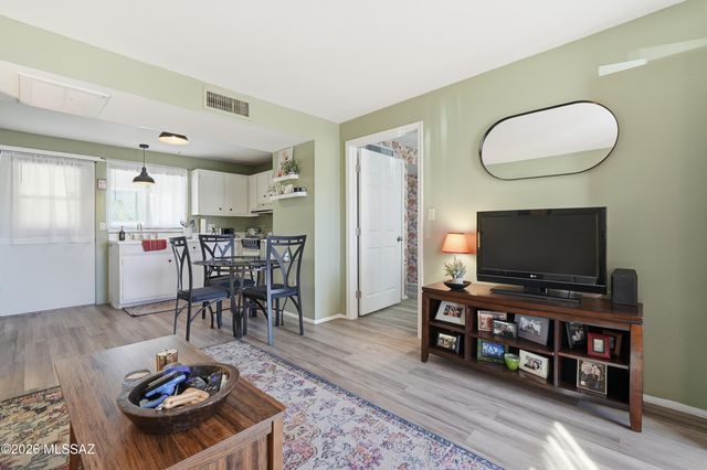 302 S Paseo Aguila Unit C, Green Valley, AZ 85614