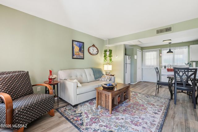 302 S Paseo Aguila Unit C, Green Valley, AZ 85614