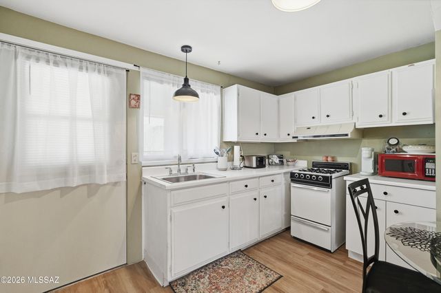 302 S Paseo Aguila Unit C, Green Valley, AZ 85614