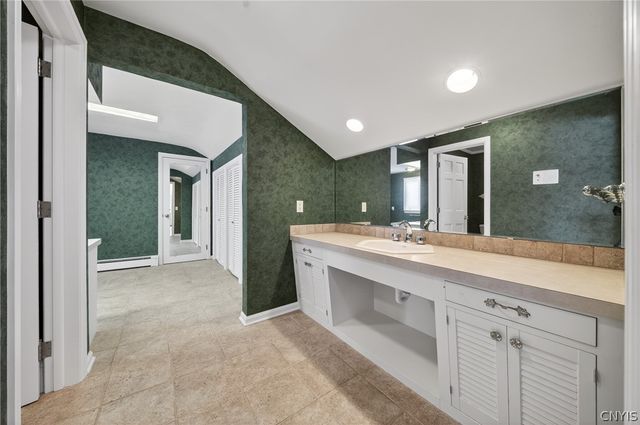 800 Fayetteville Manlius Road, Manlius, NY 13066