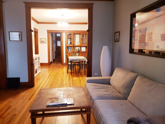 3750 N Hermitage Avenue, Chicago, IL 60613