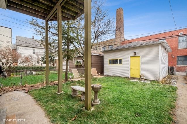 3750 N Hermitage Avenue, Chicago, IL 60613