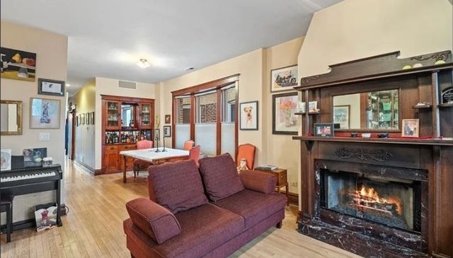 3750 N Hermitage Avenue, Chicago, IL 60613