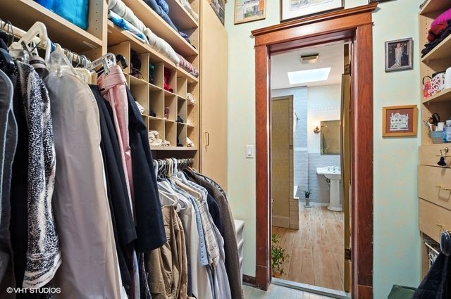 3750 N Hermitage Avenue, Chicago, IL 60613