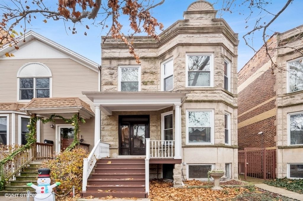 3750 N Hermitage Avenue, Chicago, IL 60613